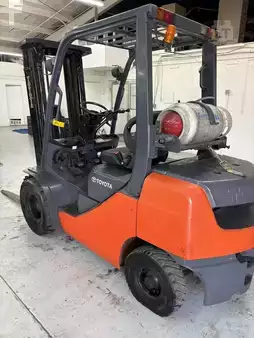 Diesel Forklifts - Toyota 8FGU25 (4)