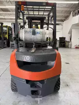 Diesel Forklifts - Toyota 8FGU25 (5)