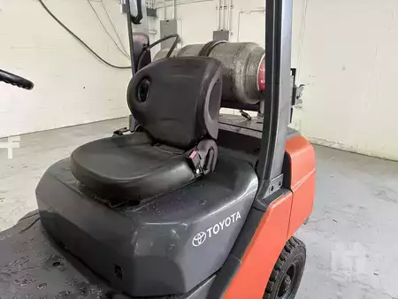 Diesel Forklifts - Toyota 8FGU25 (8)