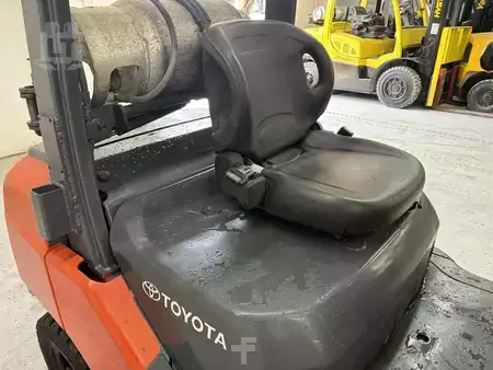 Diesel Forklifts - Toyota 8FGU25 (9)