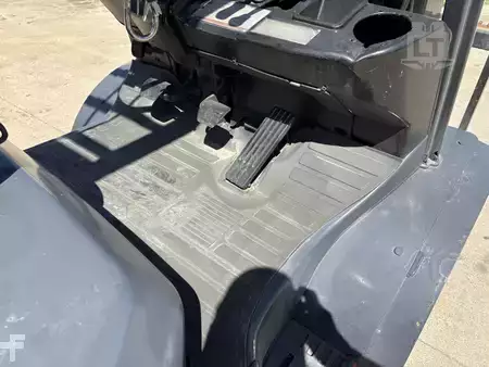 Propane Forklifts - Toyota 8FGU25 (10)