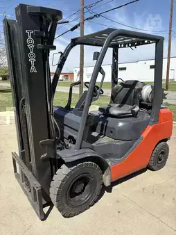 Propane Forklifts - Toyota 8FGU25 (3)