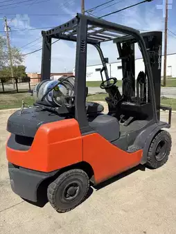 Propane Forklifts - Toyota 8FGU25 (5)