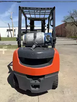 Propane Forklifts - Toyota 8FGU25 (6)