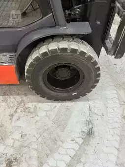 Montacargas diésel 2019  Toyota 8FGU25 (10)