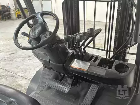 Montacargas diésel 2019  Toyota 8FGU25 (5)