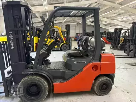 Diesel Forklifts 2016  Toyota 8FGU25 (1)
