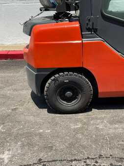 Diesel Forklifts 2013  Toyota 8FGU30 (3)