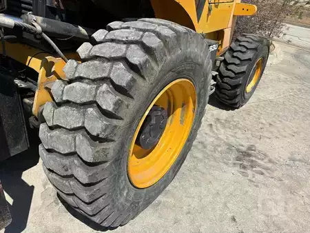 Rough Terrain Forklifts 2011  JCB 930 (10)
