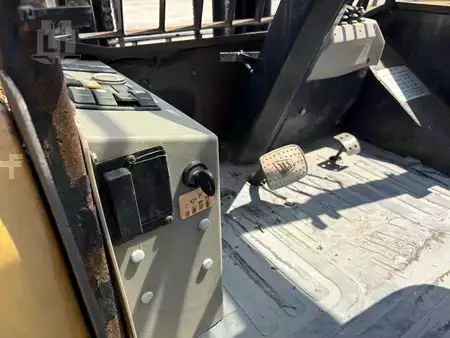 Rough Terrain Forklifts 2011  JCB 930 (12)