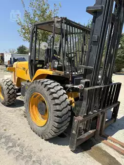 Rough Terrain Forklifts 2011  JCB 930 (3)