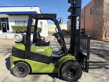 Nestekaasutrukki 2016  Clark C25L (12)