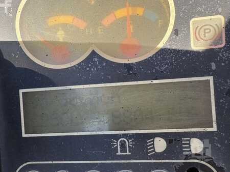 Propane Forklifts 2014  Clark C30L (19)