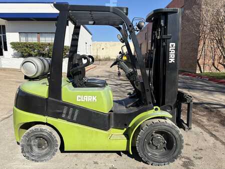 Propane Forklifts 2014  Clark C30L (2)