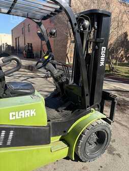 Propane Forklifts 2014  Clark C30L (8)