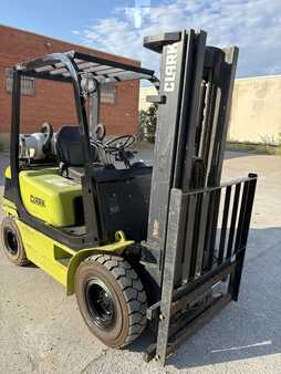 Propane Forklifts 2014  Clark CQ25L (3)
