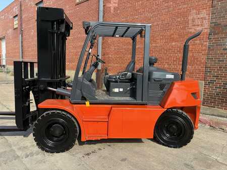 Montacargas diésel 2020  Doosan D70S-7 (1)