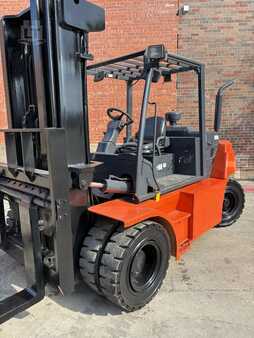 Montacargas diésel 2020  Doosan D70S-7 (3)