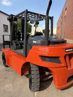 Montacargas diésel 2020  Doosan D70S-7 (9)