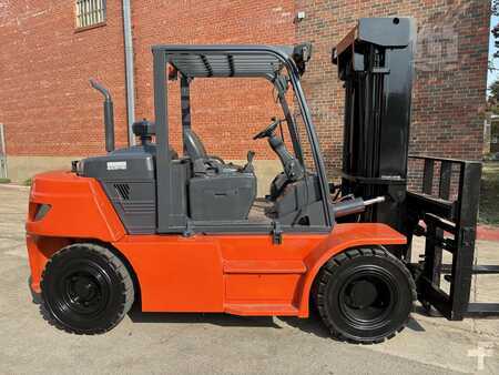 Carretilla elevadora diésel 2020  Doosan D70S-9 (2)