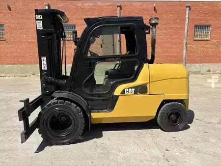 Diesel Forklifts 2017  CAT Lift Trucks DP55N1 (1)