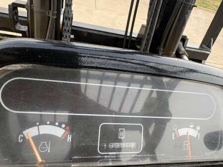 Montacargas diésel - CAT Lift Trucks DP80 (14)