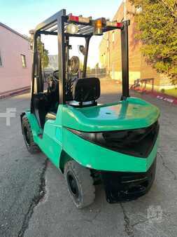 Carretilla elevadora diésel - Mitsubishi FD30N (5)