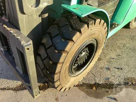 Diesel Forklifts 2015  Mitsubishi FD50CN1 (2)