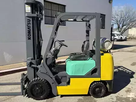 Propane Forklifts - Komatsu FG25ST-12 (1)