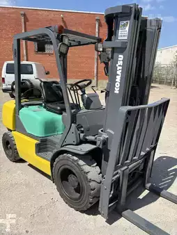 Propane Forklifts - Komatsu FG25T-12 (3)