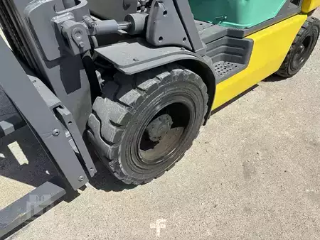 Propane Forklifts - Komatsu FG25T-12 (8)