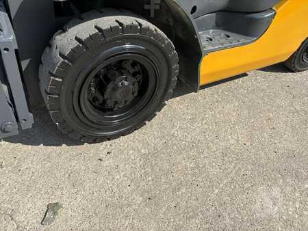 Diesel Forklifts 2013  Komatsu FG25T-16 (11)