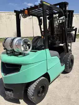 Montacargas GLP 2019  Mitsubishi FG30N (3)