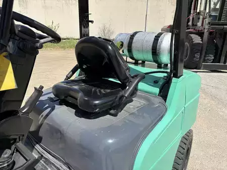 Montacargas GLP 2019  Mitsubishi FG30N (9)