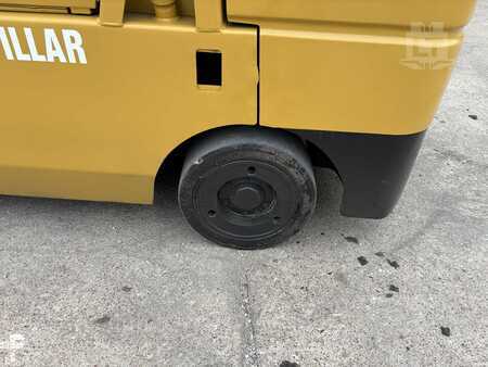 Propane Forklifts - CAT Lift Trucks GC45K (13)