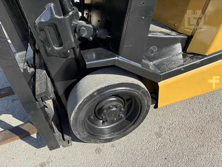 Carretilla elevadora GLP - Yale GLC050RG (10)