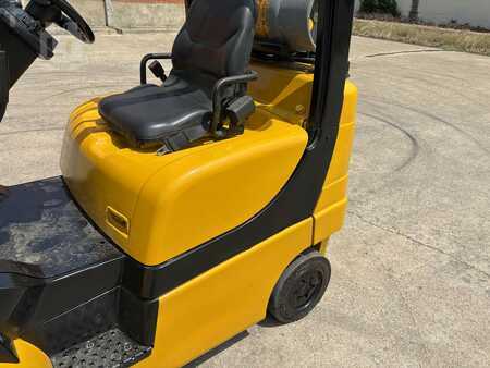 Propane Forklifts 2013  Yale GLC050VX (4)