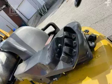 Diesel Forklifts 2013  Yale GLC060VX (7)