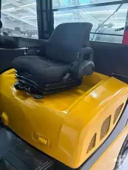Diesel Forklifts 2014  Yale GLP080VX (11)