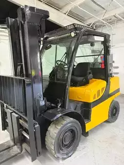 Diesel Forklifts 2014  Yale GLP080VX (14)