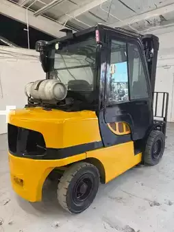 Diesel Forklifts 2014  Yale GLP080VX (18)