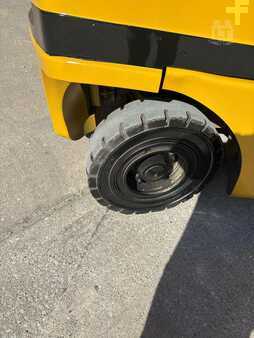 Propane Forklifts 2013  Yale GLP080VX (12)