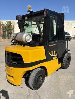 Propane Forklifts 2013  Yale GLP080VX (3)
