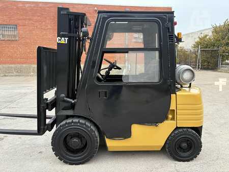Propane Forklifts - CAT Lift Trucks GP25 (1)