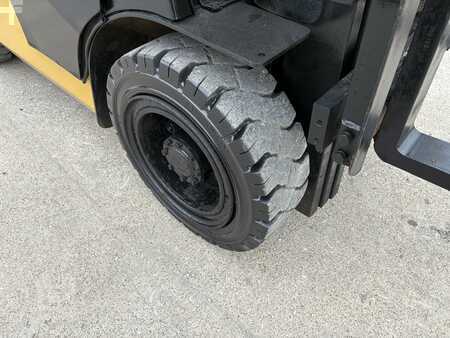 Propane Forklifts - CAT Lift Trucks GP25 (10)