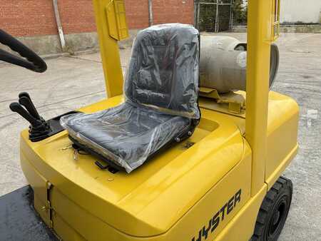 Propane Forklifts 2004  Hyster H65XM (9)