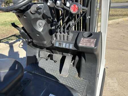 Carretilla elevadora GLP - Nissan MCP1F2A25LV (12)