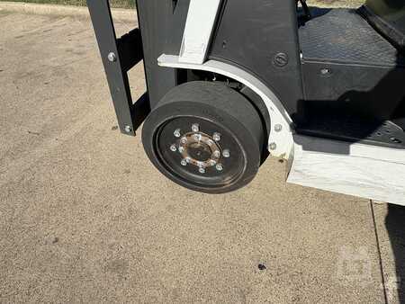 Carretilla elevadora GLP - Nissan MCP1F2A25LV (15)