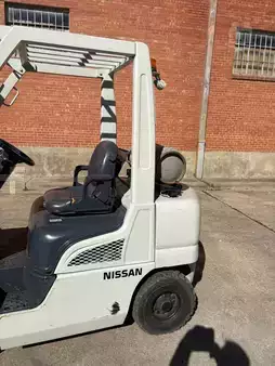 Diesel Forklifts 2016  Nissan MU1F2A25LV (7)