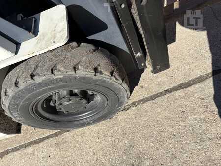 Carretilla elevadora diésel 2016  Nissan MU1F2A25LV (13)